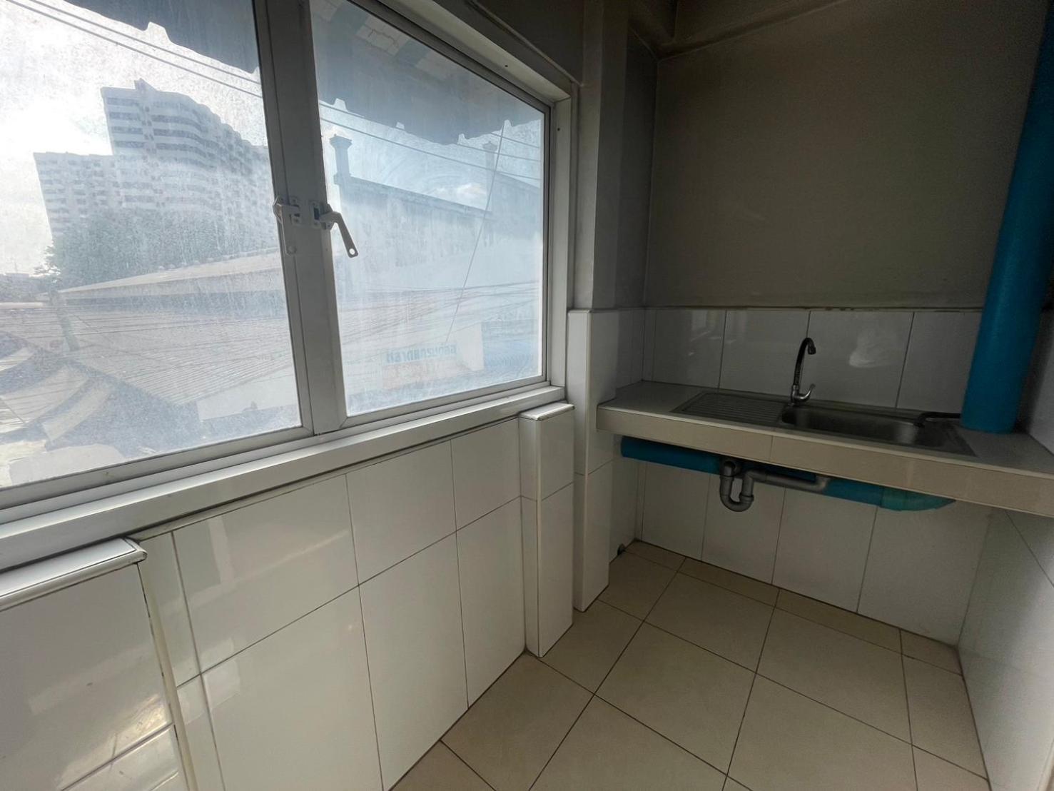 Oyo 75494 President Apartment Pattaya Luaran gambar