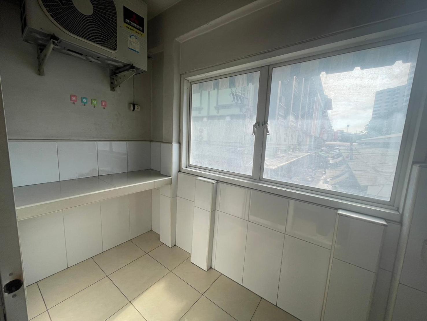 Oyo 75494 President Apartment Pattaya Luaran gambar