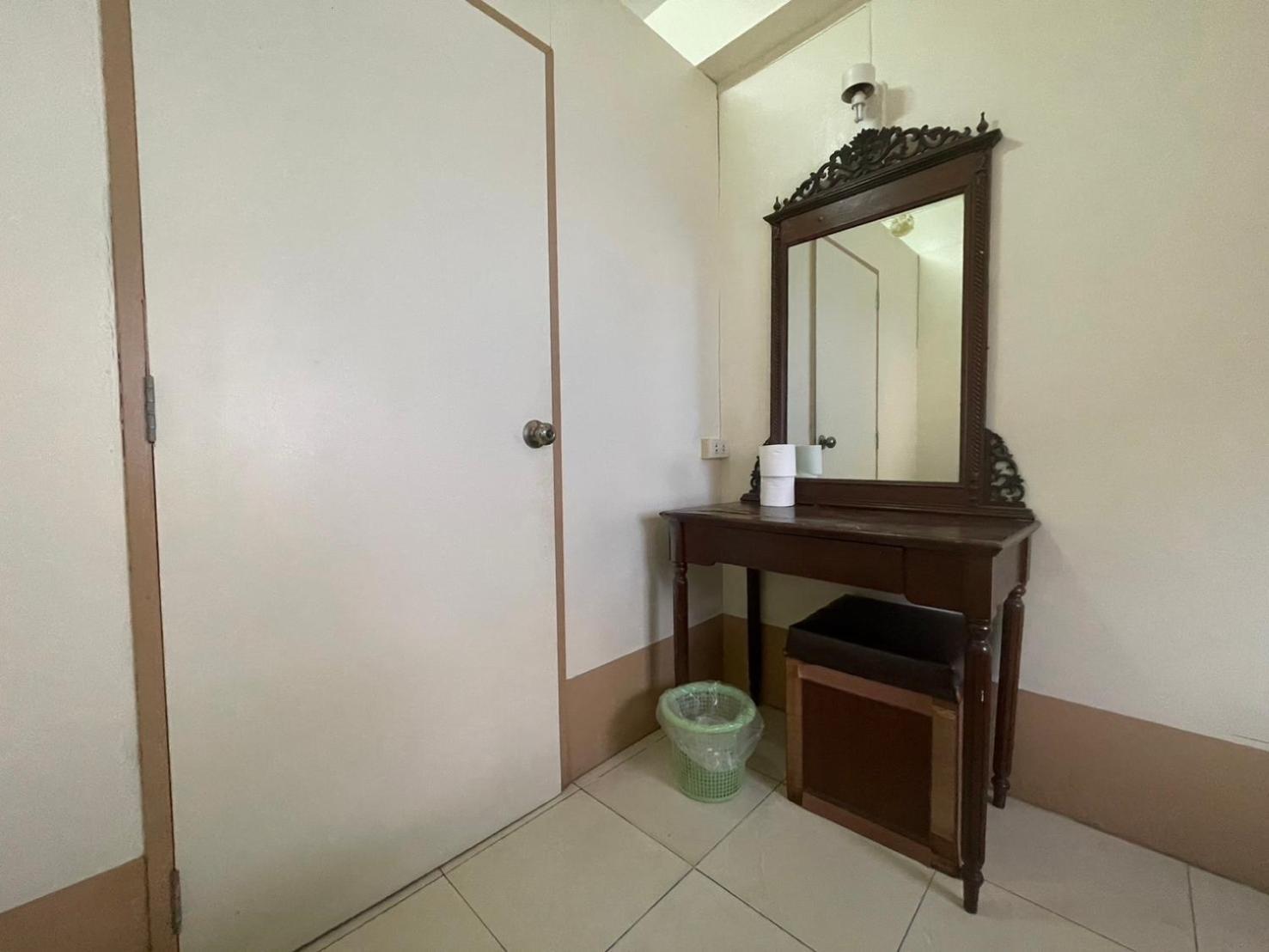 Oyo 75494 President Apartment Pattaya Luaran gambar