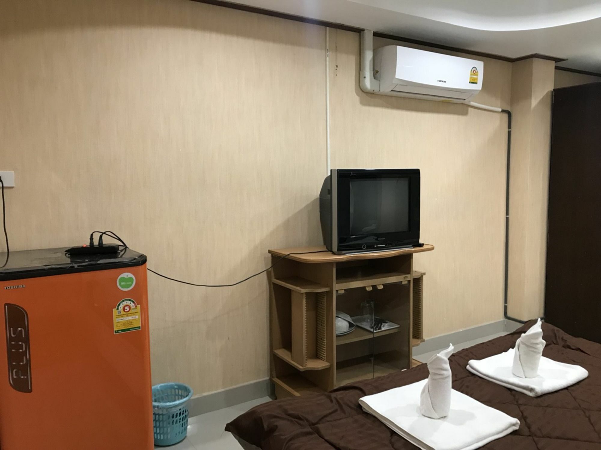 Oyo 75494 President Apartment Pattaya Luaran gambar